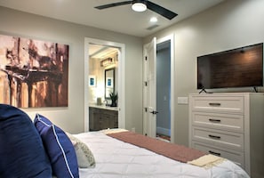 2 bedrooms, iron/ironing board, free WiFi, bed sheets