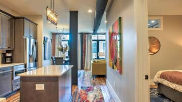 2 bedrooms, iron/ironing board, free WiFi, bed sheets