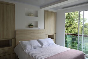 3 chambres, bureau, fer et planche à repasser, Wi-Fi gratuit