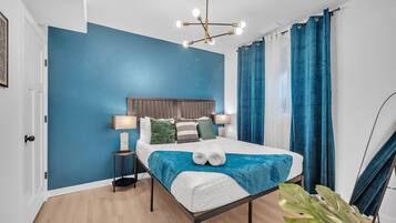 2 bedrooms, desk, iron/ironing board, WiFi