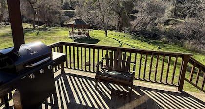 Cottage, Sleeps 6, Wheelchair & Pet Friendly - Roomy Cottage with Kitchen, Sleeps 6, Wheelchair & Pet Friendly
