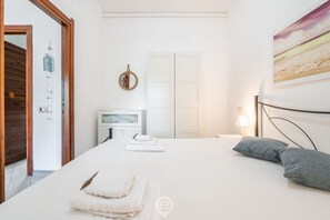 2 室のベッドルーム、旅行用ベビーベッド、WiFi、ベッドシーツ