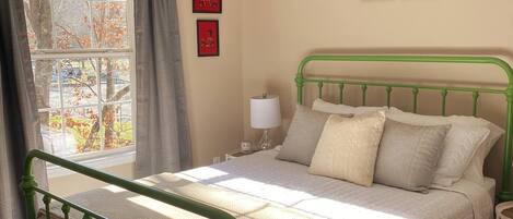 1 slaapkamer, een bureau, een strijkplank/strijkijzer, gratis wifi