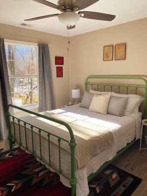 1 bedroom, desk, iron/ironing board, free WiFi