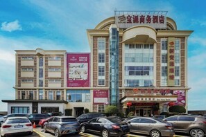 Exterior - New Traders Hotel (Shenzhen)