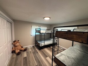 3 bedrooms, travel cot, WiFi, bed sheets