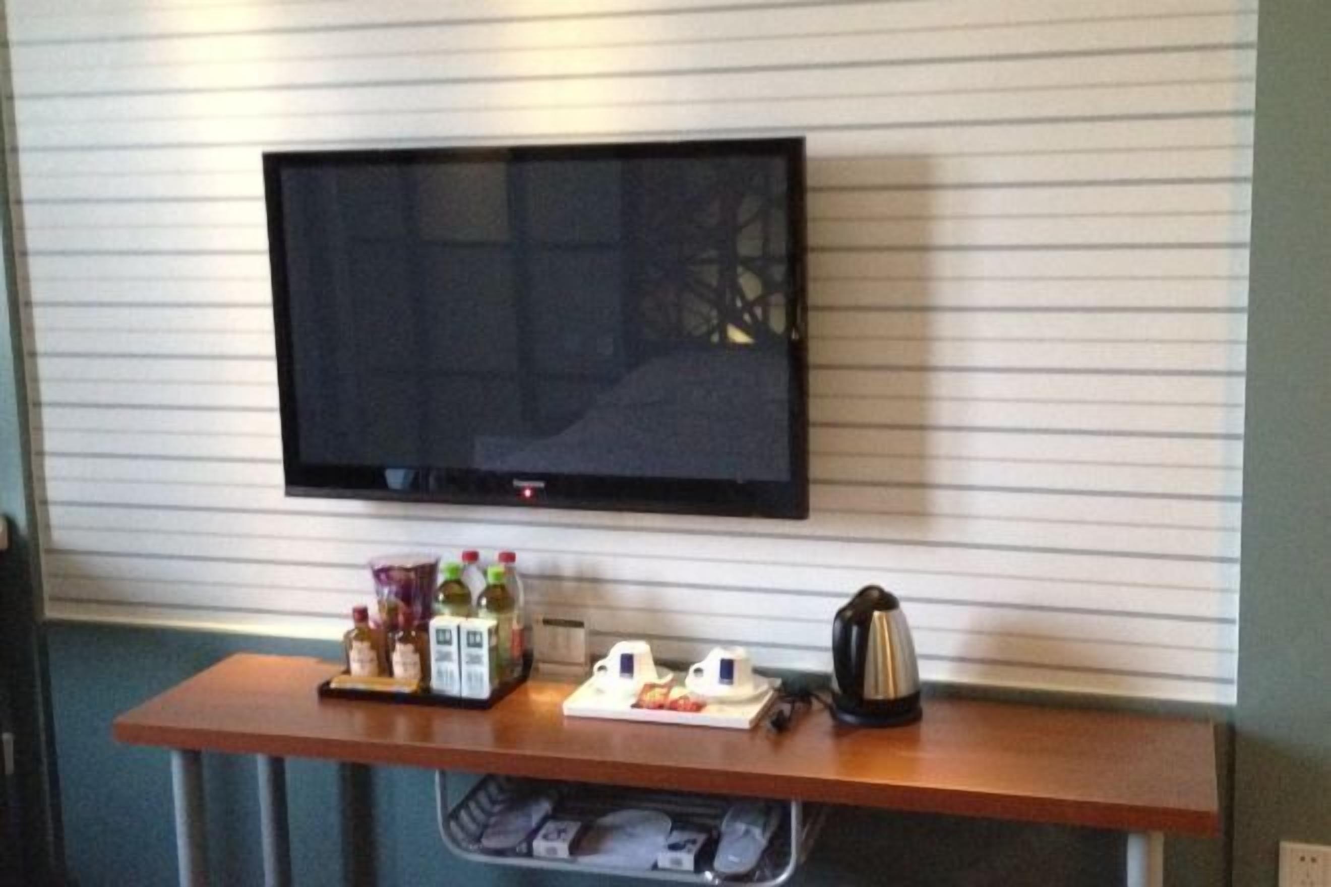 الم نشأة من الداخل