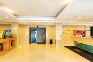 Lobby - Light Living City Preferred Hotel (RT-Mart) (Jiyuan)