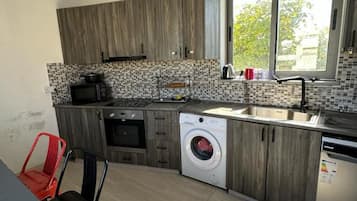 Asrama Umum Basic, balkon, pemandangan kota | Dapur pribadi