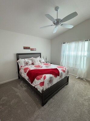 2 Schlafzimmer, Bügeleisen/Bügelbrett, WLAN, Bettwäsche