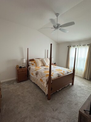 2 bedrooms, iron/ironing board, WiFi, bed sheets - Quiet and relaxing home just short ride to all The Villages has to offer! (The Villages)