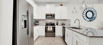 Luxurious 3BR / 2BA Condo in Champions Gate, FL-Resort- Style Living Near Disney