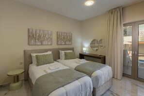 3 bedrooms, iron/ironing board, travel cot, free WiFi - Elysian Villa 1 - With Private Pool (Roumeli)