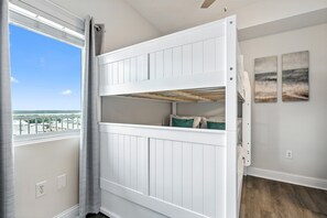 3 chambres, fer et planche à repasser, lit parapluie, Wi-Fi gratuit