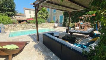 Seasonal outdoor pool