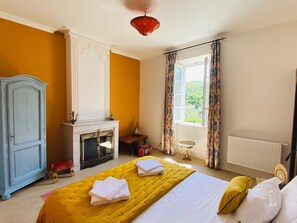 Wifi gratis y ropa de cama 