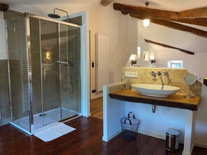 Suite – premium, privat bad, hageutsikt | Utsikt fra rommet
