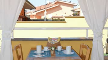 Desayuno de autoservicio incluido todos los días