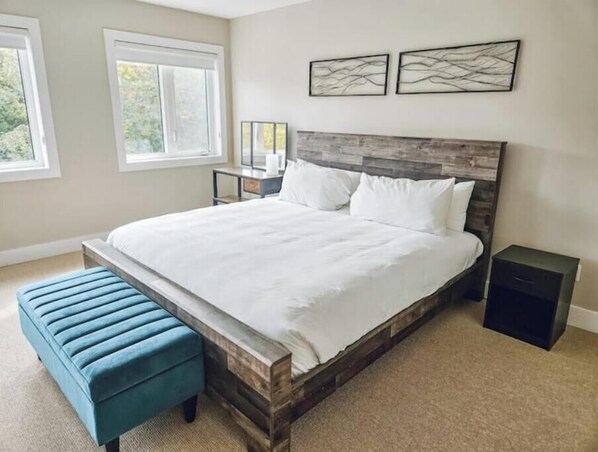 3 bedrooms, iron/ironing board, WiFi, bed sheets - Fairway Retreat At Muskoka Bay Resort | Sleeps 8 (Gravenhurst)