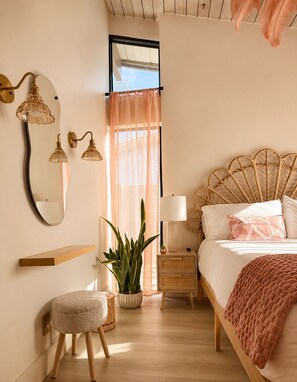4 Schlafzimmer, Schreibtisch, Bügeleisen/Bügelbrett, Reisekinderbett