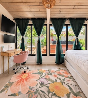 4 bedrooms, desk, iron/ironing board, travel crib