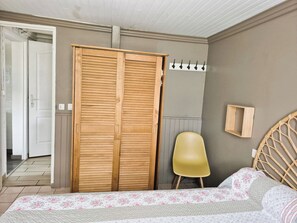 1 bedroom, iron/ironing board, Internet