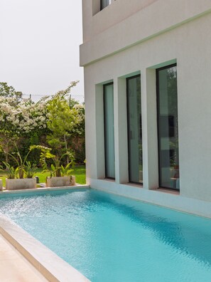 Royal villa | Terras