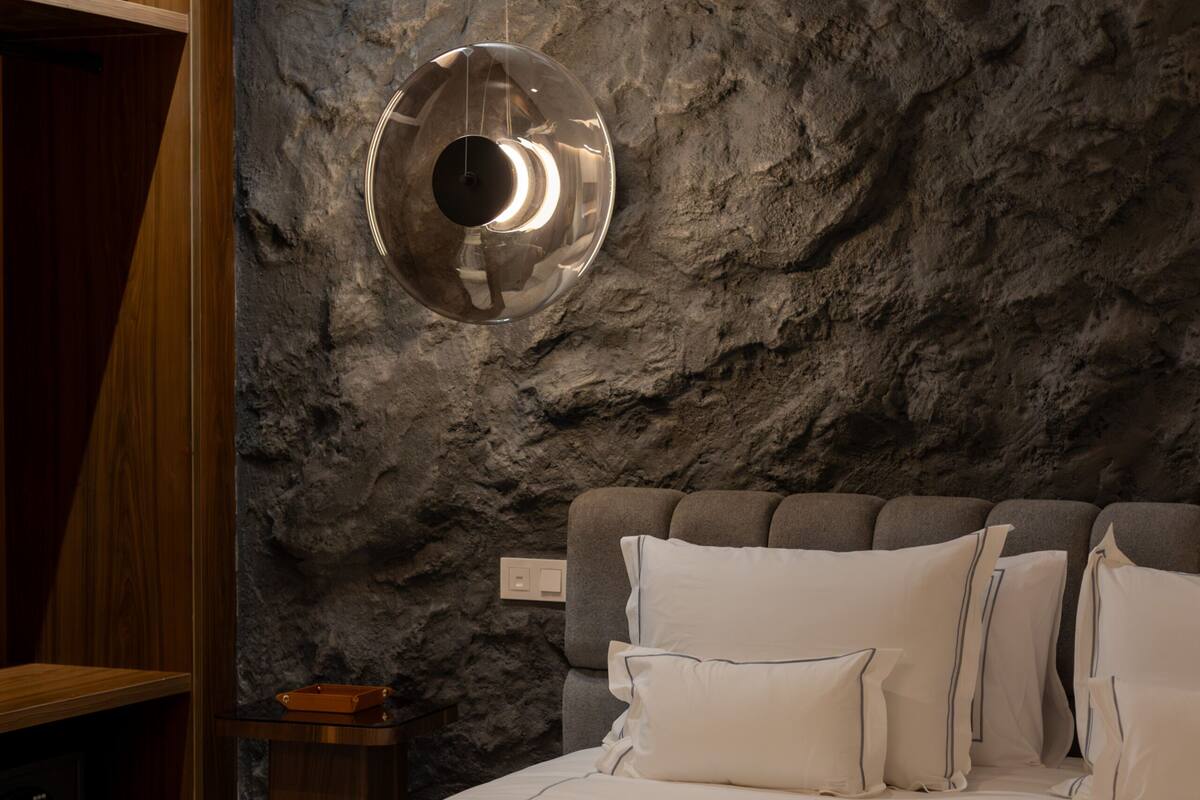 In-room safe, blackout curtains, soundproofing, free WiFi
