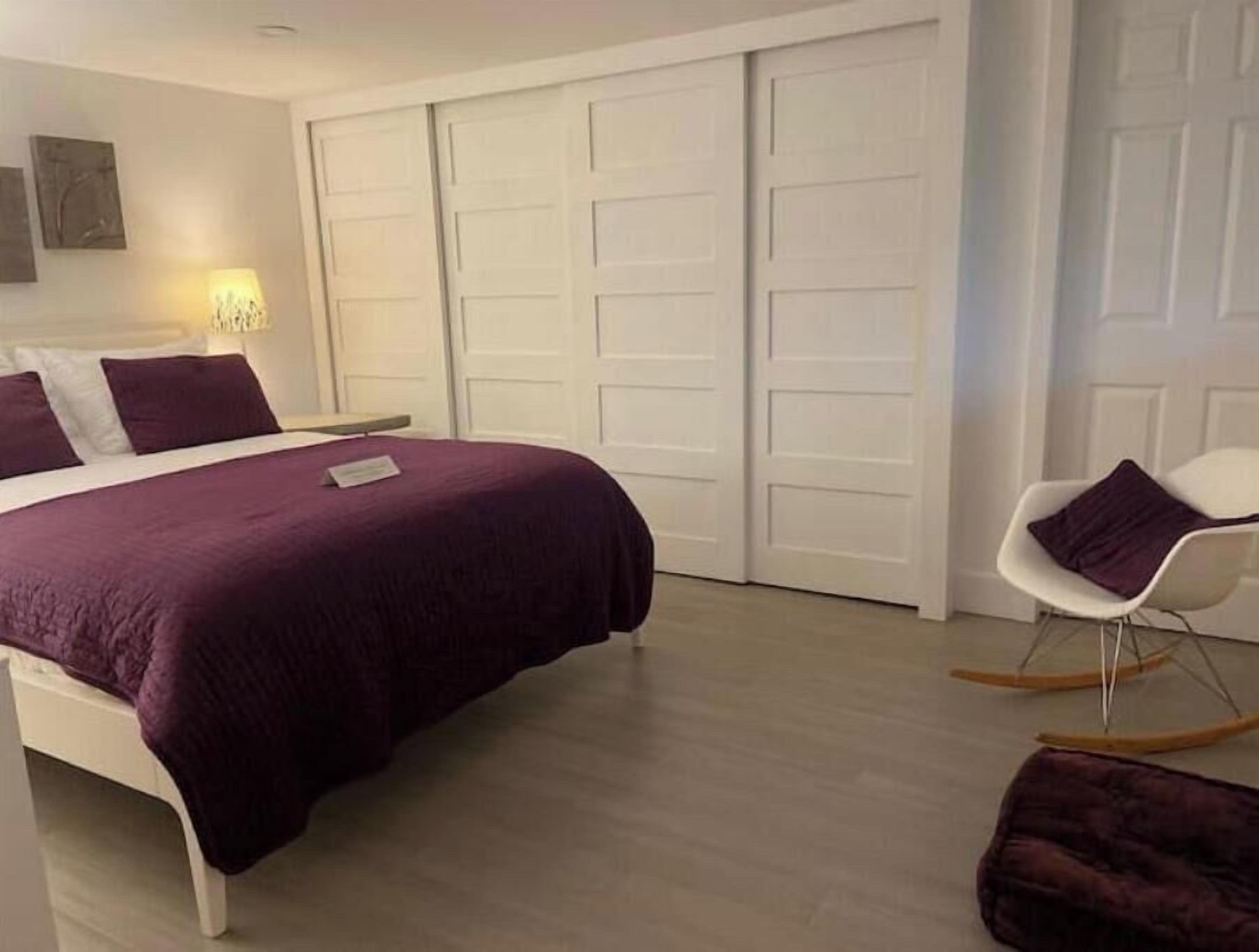 1 bedroom, iron/ironing board, travel crib, free WiFi