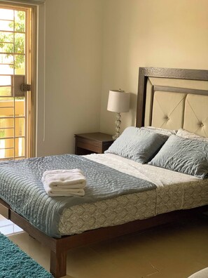 3 makuuhuonetta, silitysrauta/-lauta, Wi-Fi, vuodevaatteet