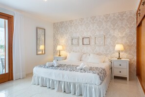 4 bedrooms, iron/ironing board, free WiFi, bed sheets - Villa Garrido by Mallorca House Rent (Portocolom)