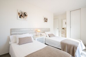 3 chambres, fer et planche à repasser, Wi-Fi gratuit, draps fournis