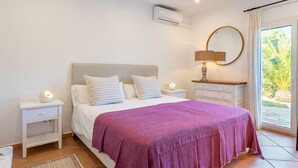 Unclassified image, 4 of 34, button - Casa Florentina, Cala Murada (Cala Murada)