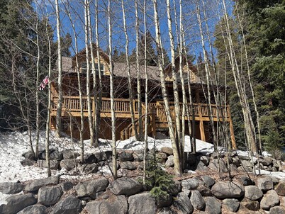 SKI BRECKENRIDGE! 4 Miles to Lift! 5⭐️ LUXURY CABIN-CHALET! NEW HOT TUB! Awesome!