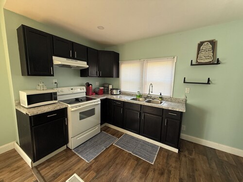 Charming 2-bedroom house with WiFi in brilliant South Bend