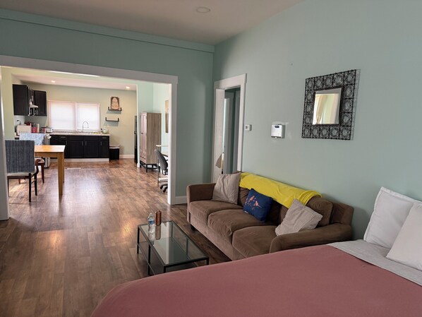 2 bedrooms, desk, free WiFi, bed sheets - Charming 2-bedroom house with WiFi in brilliant South Bend (South Bend)