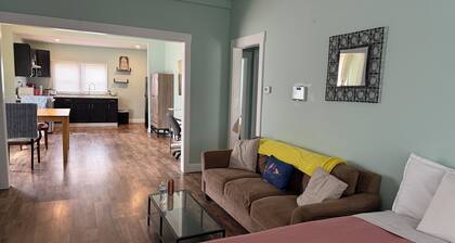 Charming 2-bedroom house with WiFi in brilliant South Bend
