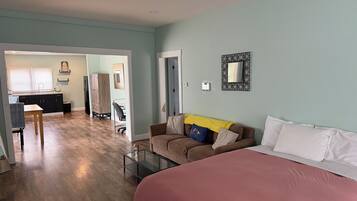 2 bedrooms, desk, free WiFi, bed sheets