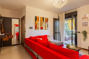 TV - Wanderlust Experience | Porzia Apartment  (Bari)