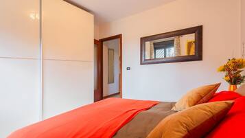 1 camera, ferro/asse da stiro, Wi-Fi, lenzuola