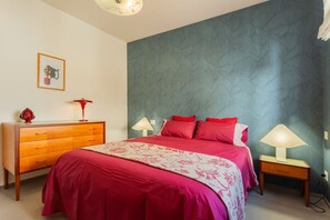 1 chambre, fer et planche à repasser, Wi-Fi, draps fournis
