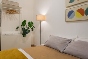 1 habitación, tabla de planchar con plancha, wifi y ropa de cama 