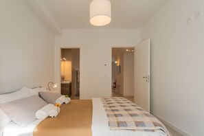 2 habitaciones, tabla de planchar con plancha, wifi y ropa de cama 