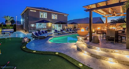 7BR/4BATH Getaway w/Arcade Room, HEATED Pool, Billiards, Hot Tub & Mini Golf