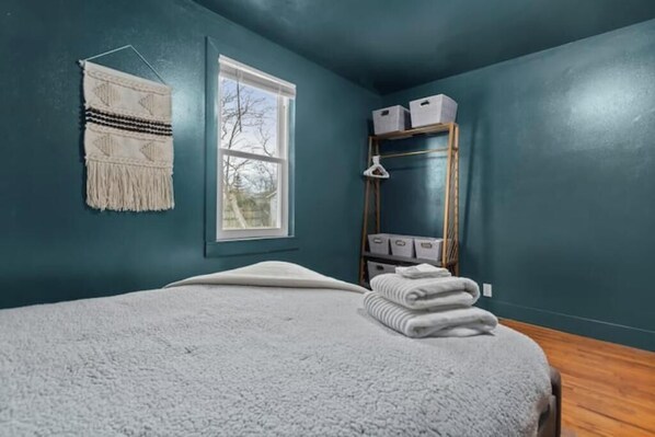 1 bedroom, iron/ironing board, free WiFi, bed sheets