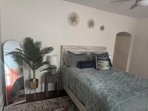 1 bedroom, iron/ironing board, WiFi, bed sheets