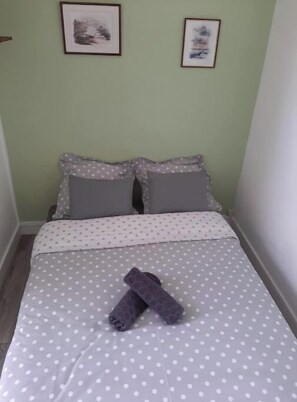 1 chambre, accès au Wi-Fi (inclus), literie fournie