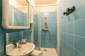 Bathroom - La Trinité/Mer, 4-room apartment -90m²-Port view (LA TRINITE SUR MER)