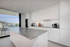 Private kitchen - ViVi Homes pool, Bossa nova apartment (Fuengirola)