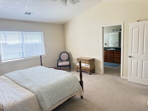 3 bedrooms, iron/ironing board, free WiFi, bed sheets - Emerald Isles-close to the beach (Crescent City)